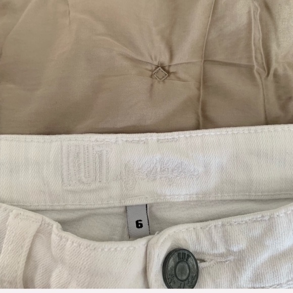 Kut from The Kloth Sienna White Skinny Jeans - Picture 5 of 7